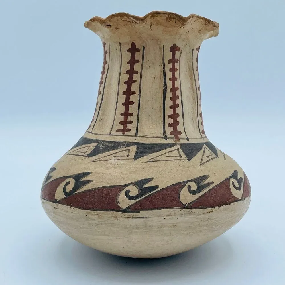 Hand Crafted Native Mexican Round Bottomed Jar Pot Signed REC. de Atila